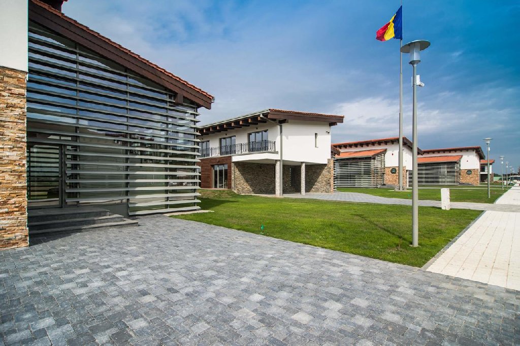 Petunia Complex Theodora Golf Club