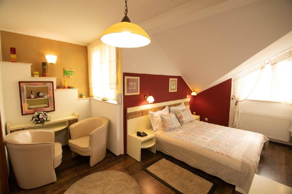 . Grand Hotel Brasov