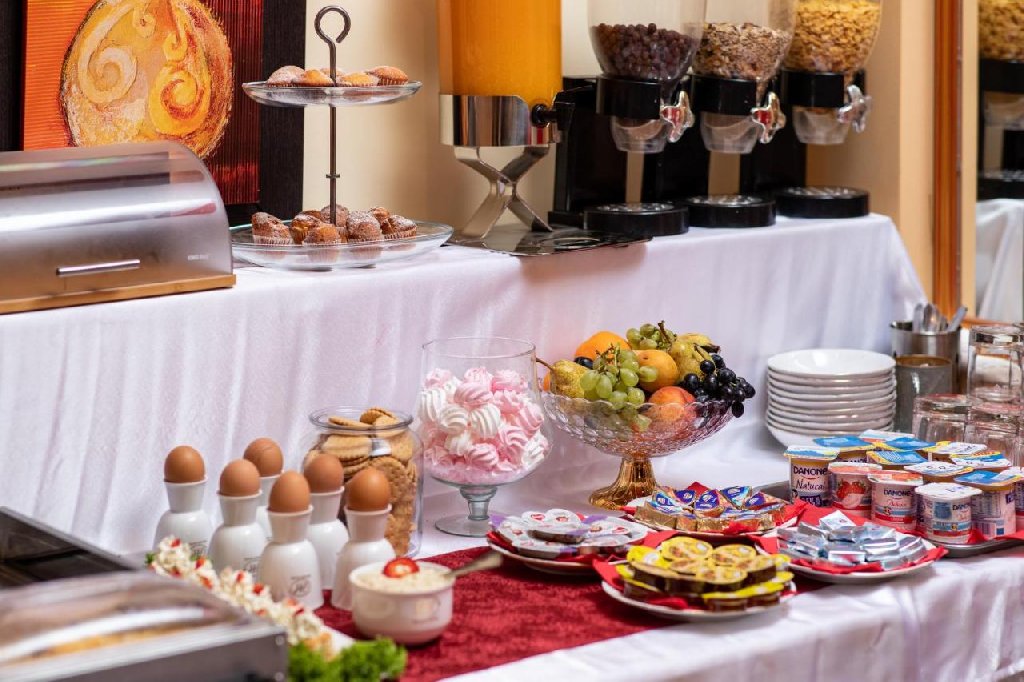 . Grand Hotel Brasov