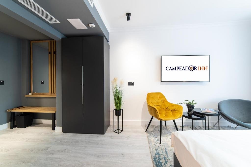 . Campeador Inn