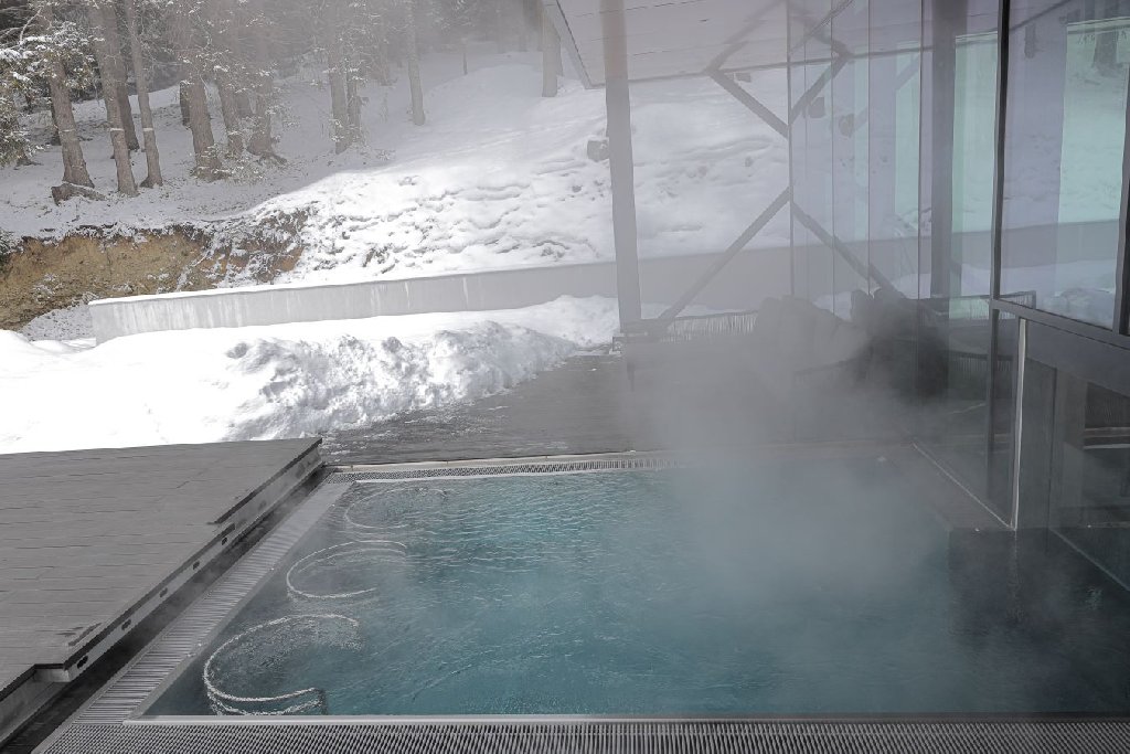 . Pestera Wellnes And Spa (parcul Natural Bucegi - Cota 1610m)