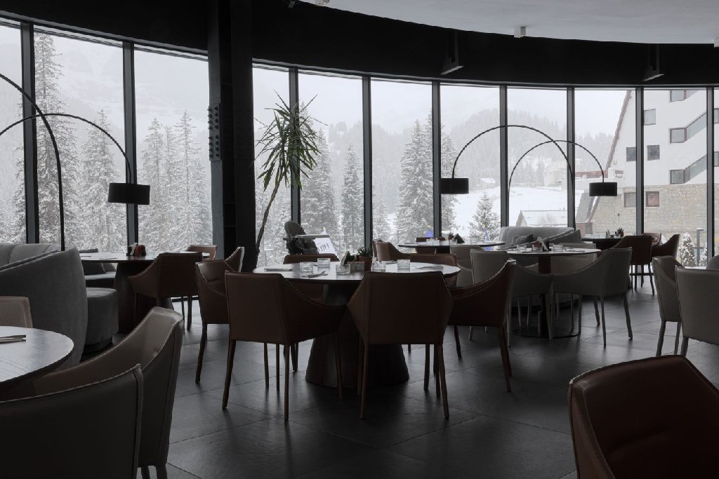 . Pestera Wellnes And Spa (parcul Natural Bucegi - Cota 1610m)