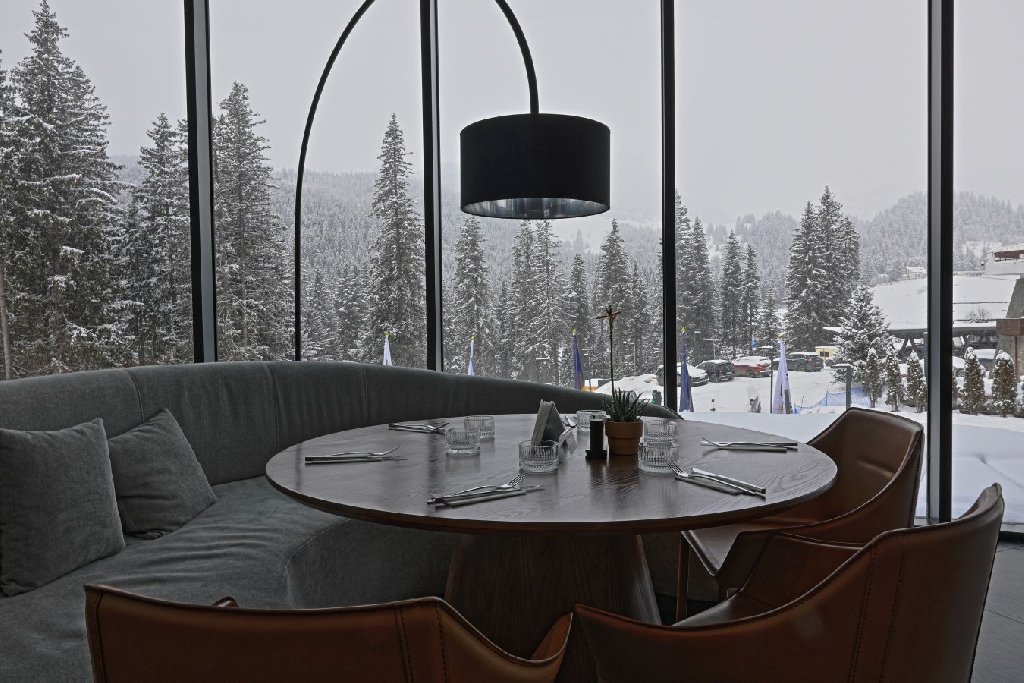 . Pestera Wellnes And Spa (parcul Natural Bucegi - Cota 1610m)