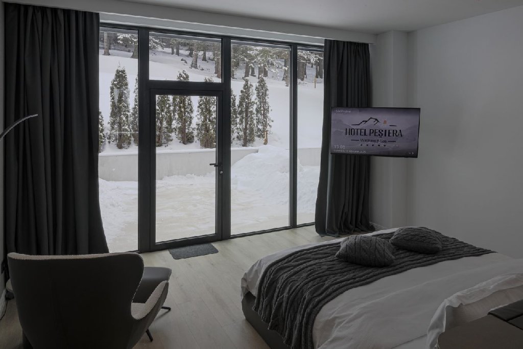 . Pestera Wellnes And Spa (parcul Natural Bucegi - Cota 1610m)