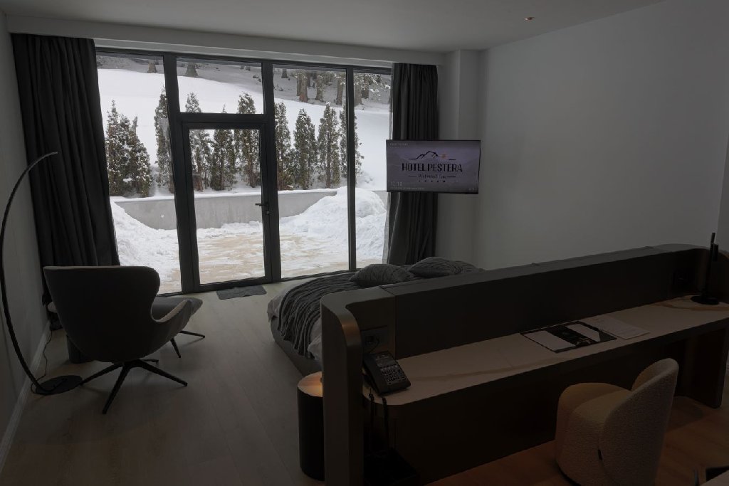 . Pestera Wellnes And Spa (parcul Natural Bucegi - Cota 1610m)