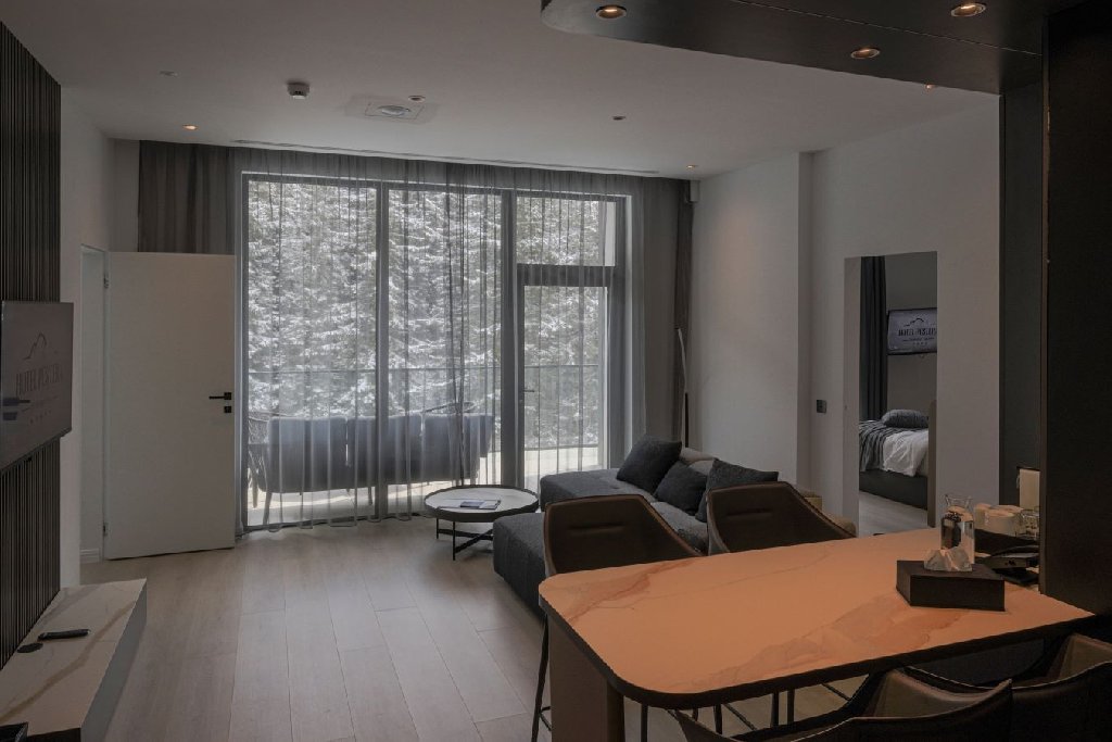 . Pestera Wellnes And Spa (parcul Natural Bucegi - Cota 1610m)