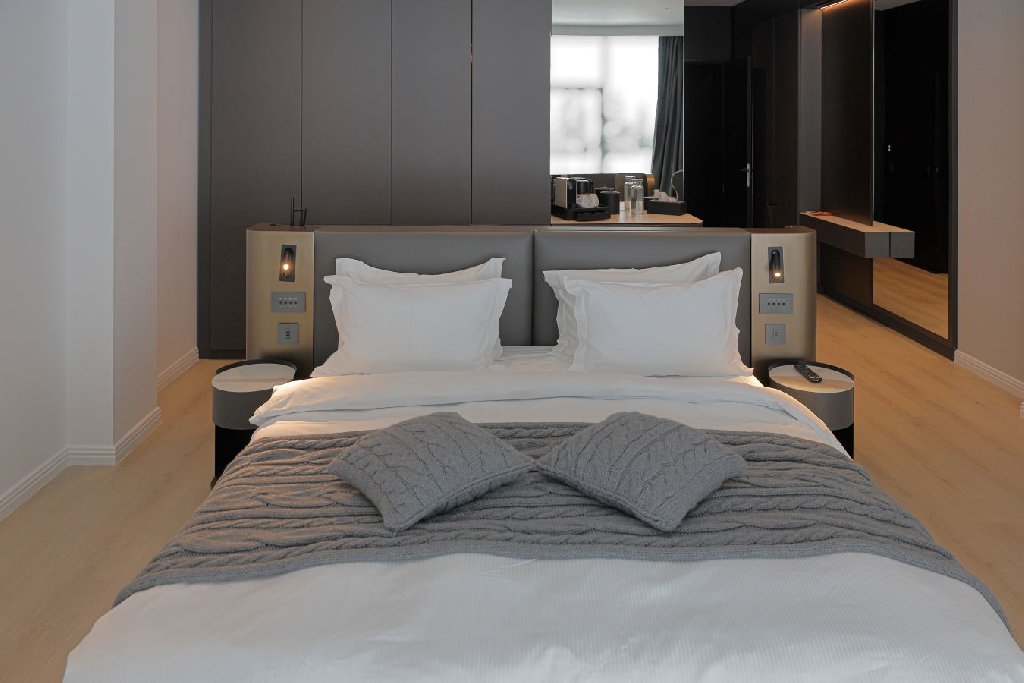 . Pestera Wellnes And Spa (parcul Natural Bucegi - Cota 1610m)