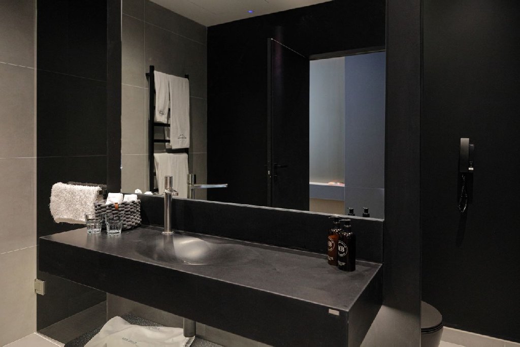 . Pestera Wellnes And Spa (parcul Natural Bucegi - Cota 1610m)