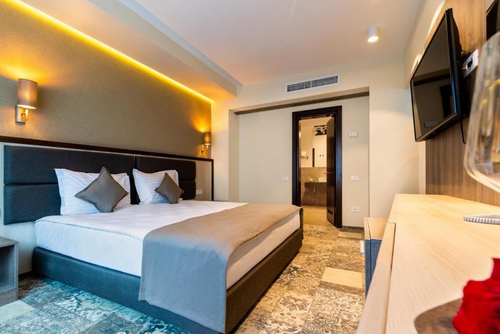 . Izvoare Calimanesti Caciulata