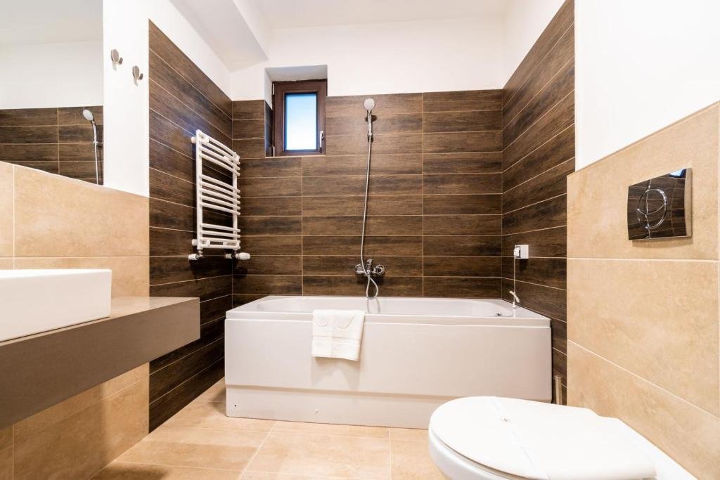 . Izvoare Calimanesti Caciulata