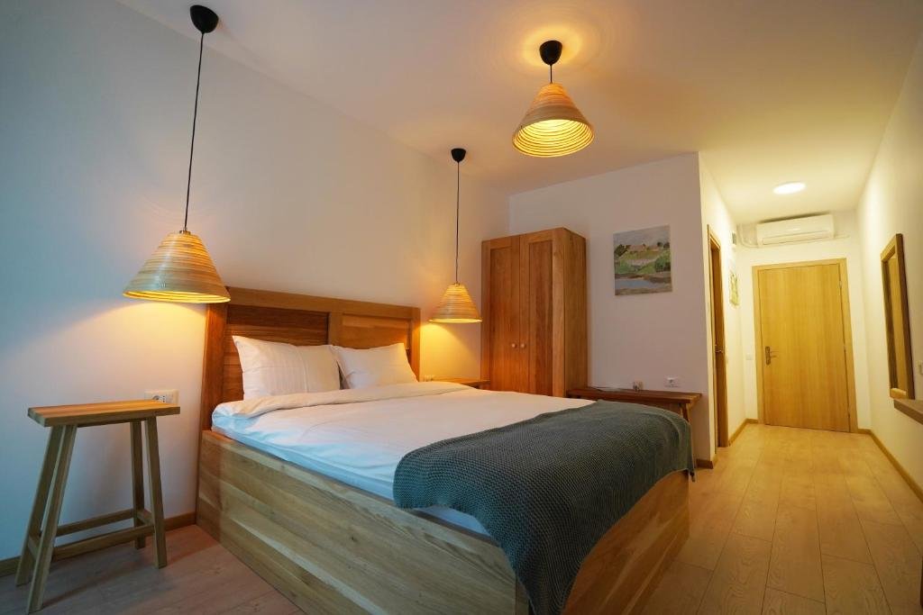 Doi Capitani 2 Crisan