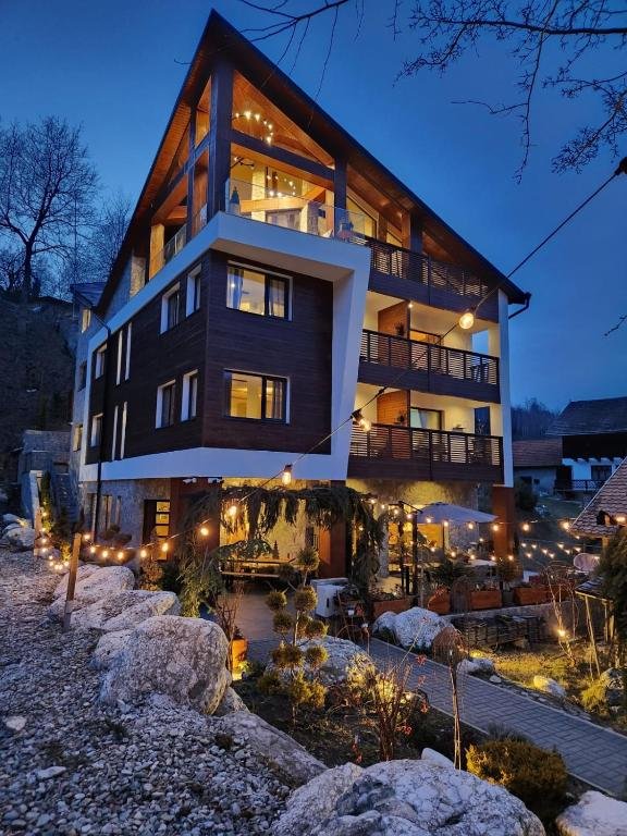 . Bransilvania Pensiune Fantasy Boutique Chalet