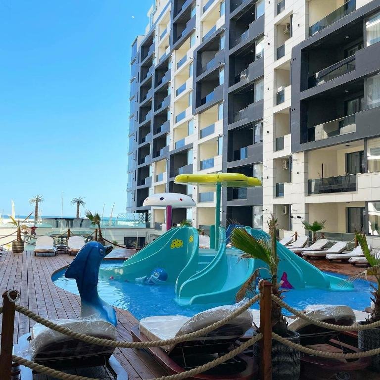 Azimuth Hotel by Building Stefan Resort Cm